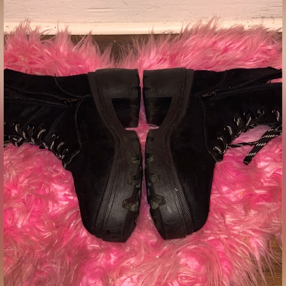 Rouge boots (size 7) suede heeled boots